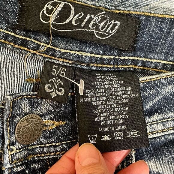 Dereon jeans  - Picture 5 of 9